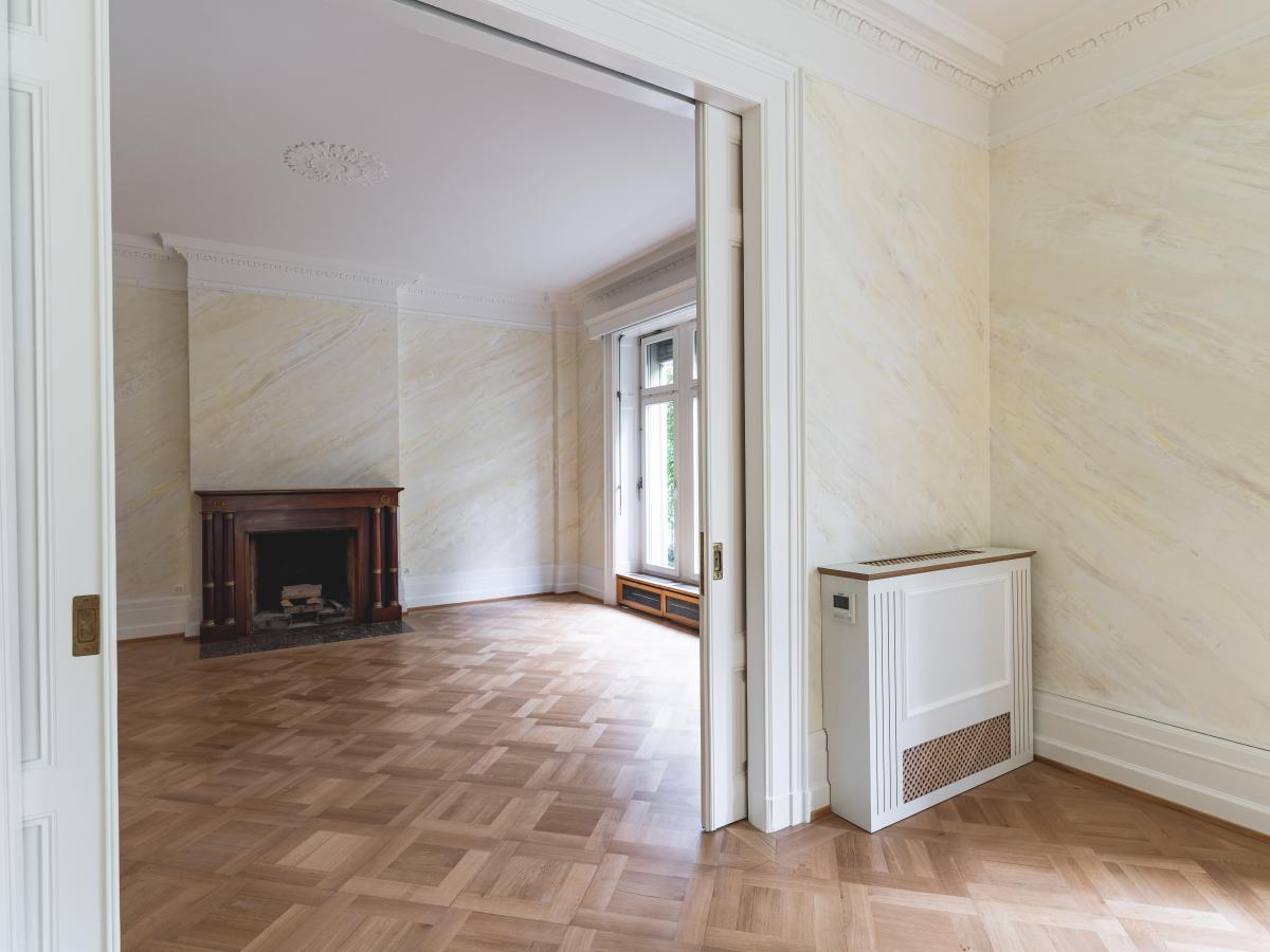 Stilgerechte Klimageräte für Altbau in Botschaft, Bern