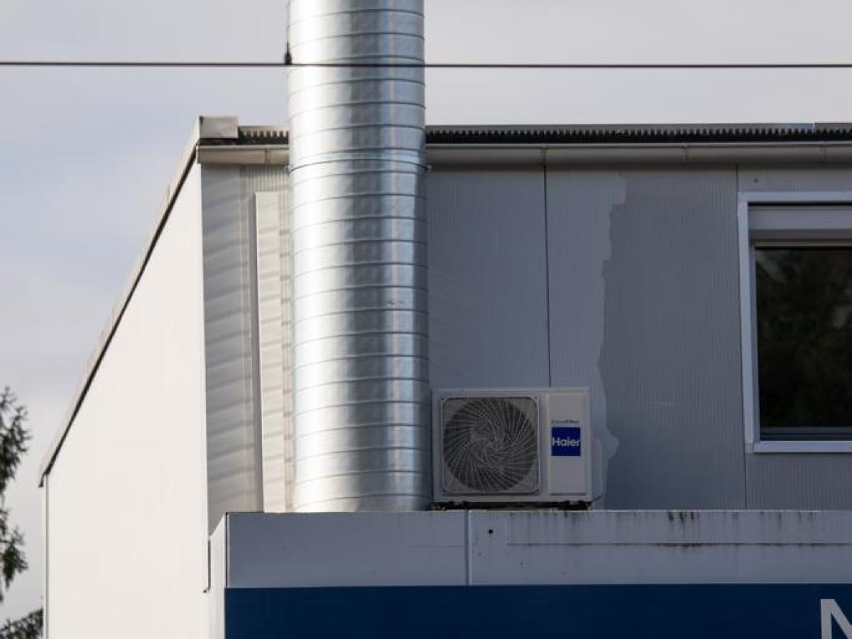 Akzente setzen mit dem schwarzen Haier Flexis in Privatwohnung Aemmer, Uttigen