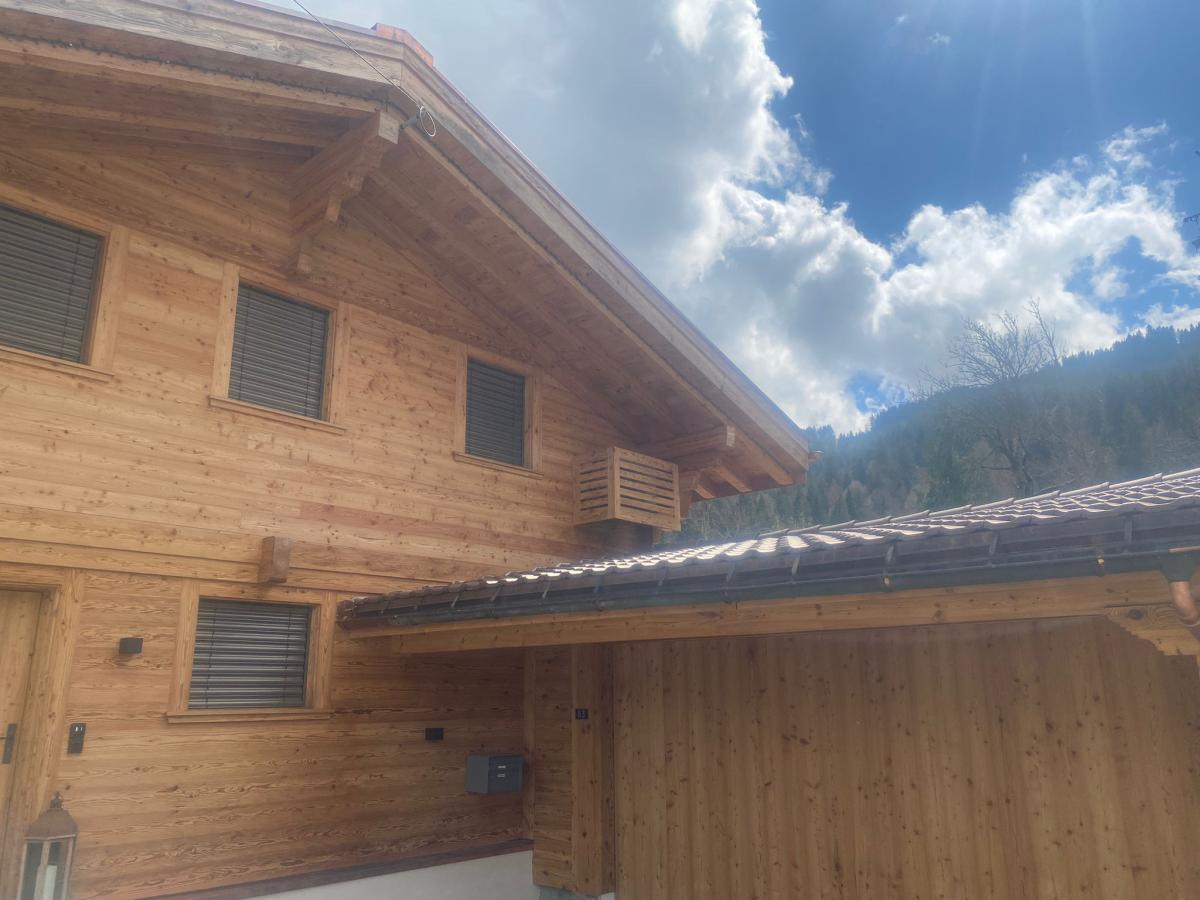 Daikin Multi-Split mit Holzverschalung in Chalet Gstaad