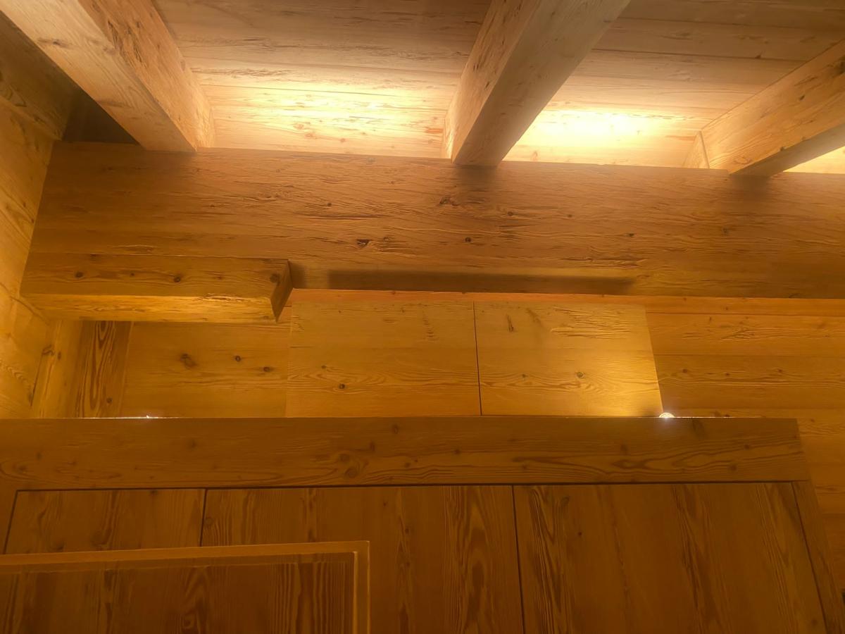 Daikin Multi-Split mit Holzverschalung in Chalet Gstaad