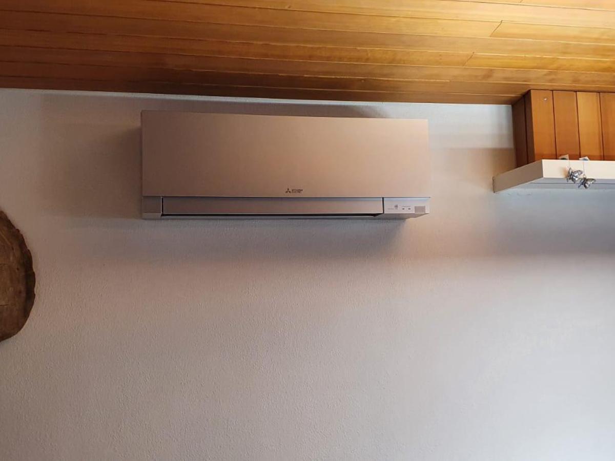 Mitsubishi Klimaanlage in Silber  in Meikirch BE